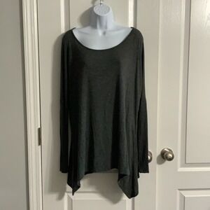 Long Gray T-shirt‎ by Tea and Rose size Large